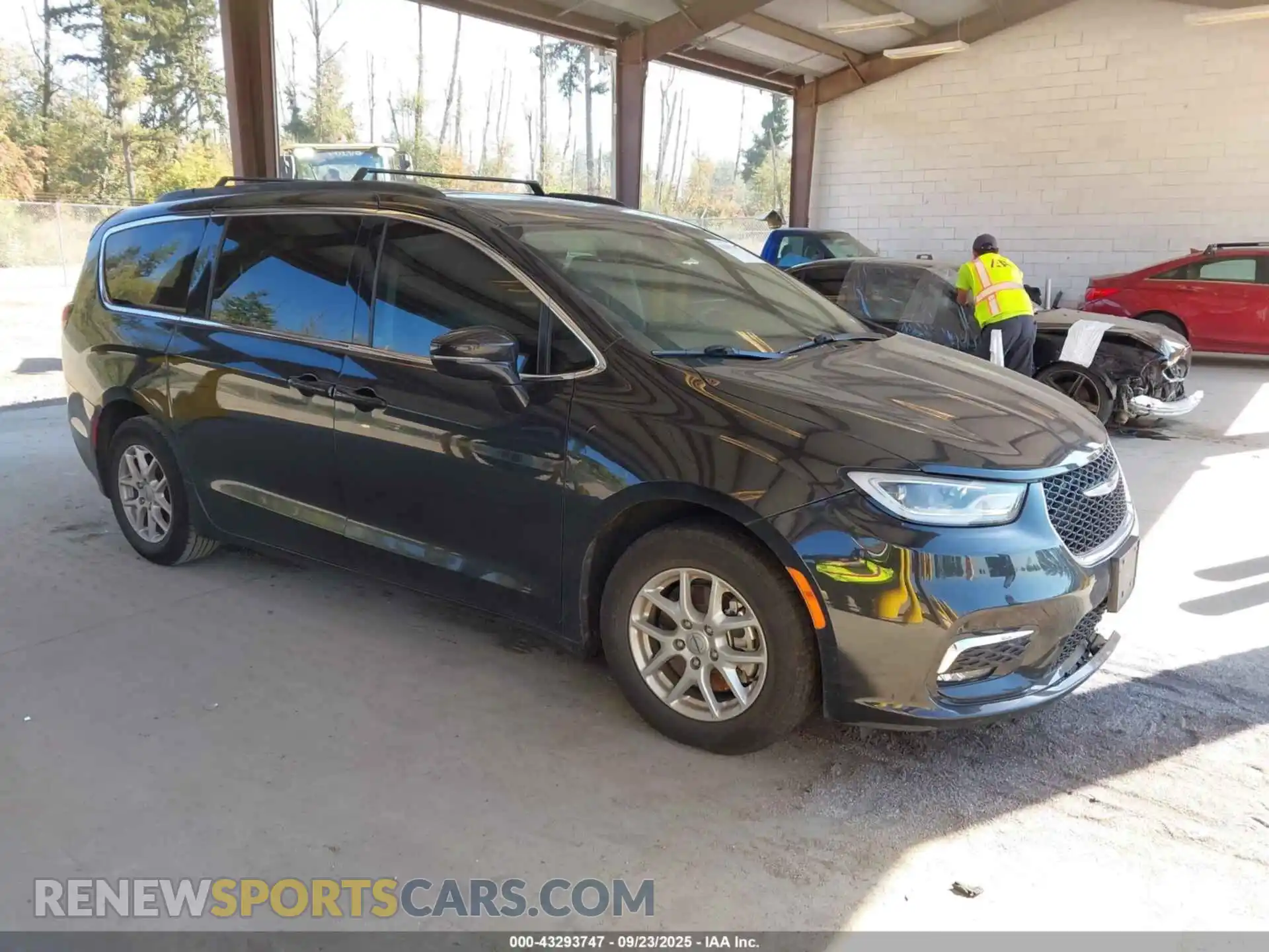 1 Photograph of a damaged car 2C4RC1BG8NR191310 CHRYSLER PACIFICA 2022