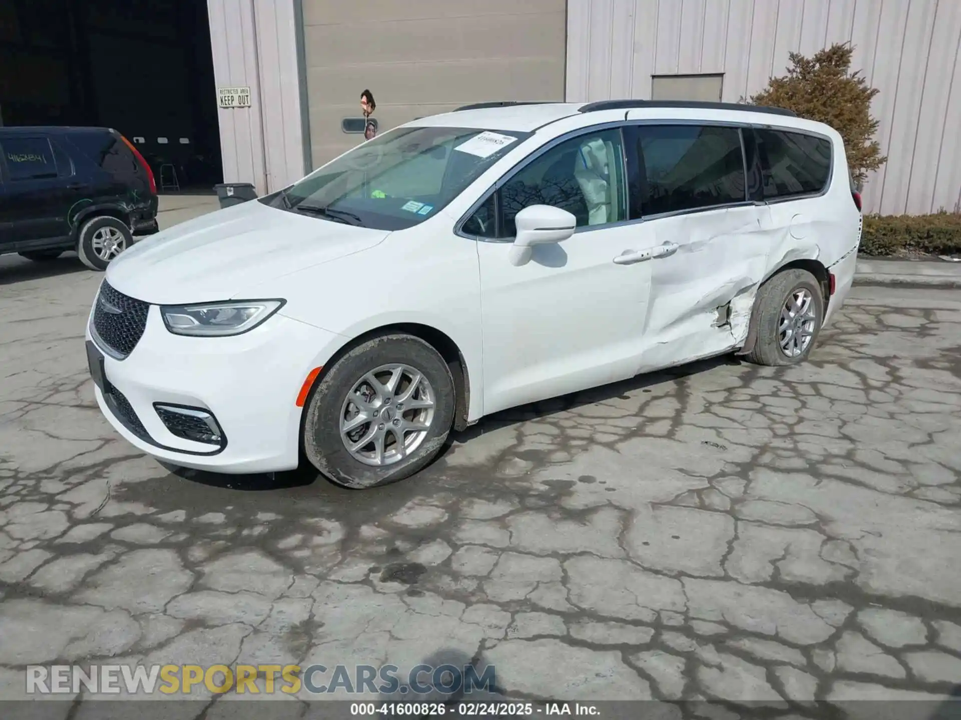 2 Photograph of a damaged car 2C4RC1BG9NR120827 CHRYSLER PACIFICA 2022