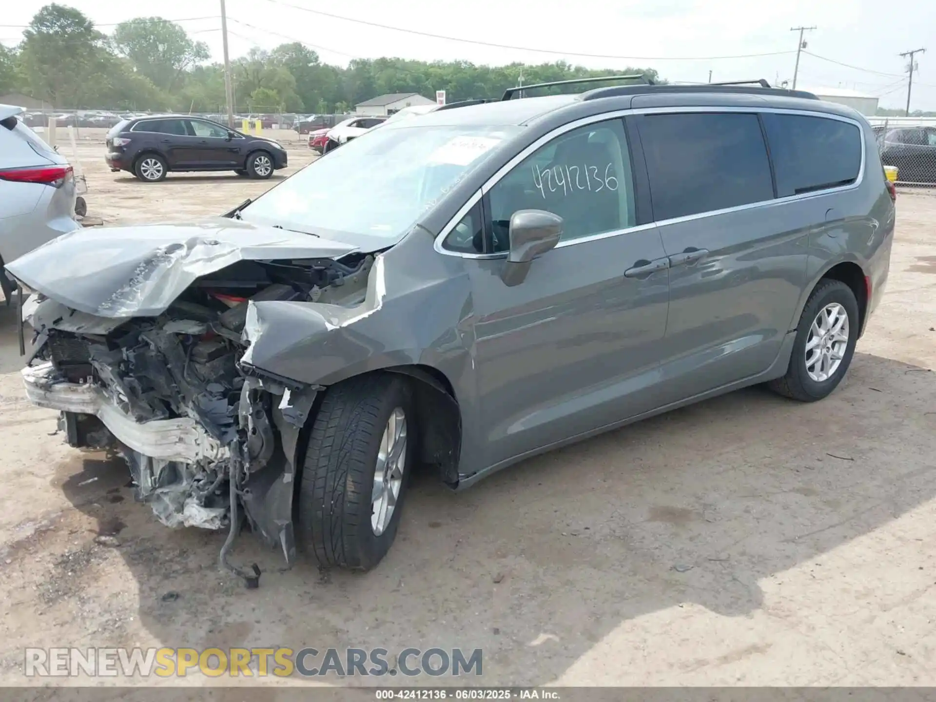 2 Photograph of a damaged car 2C4RC1BG9NR142830 CHRYSLER PACIFICA 2022