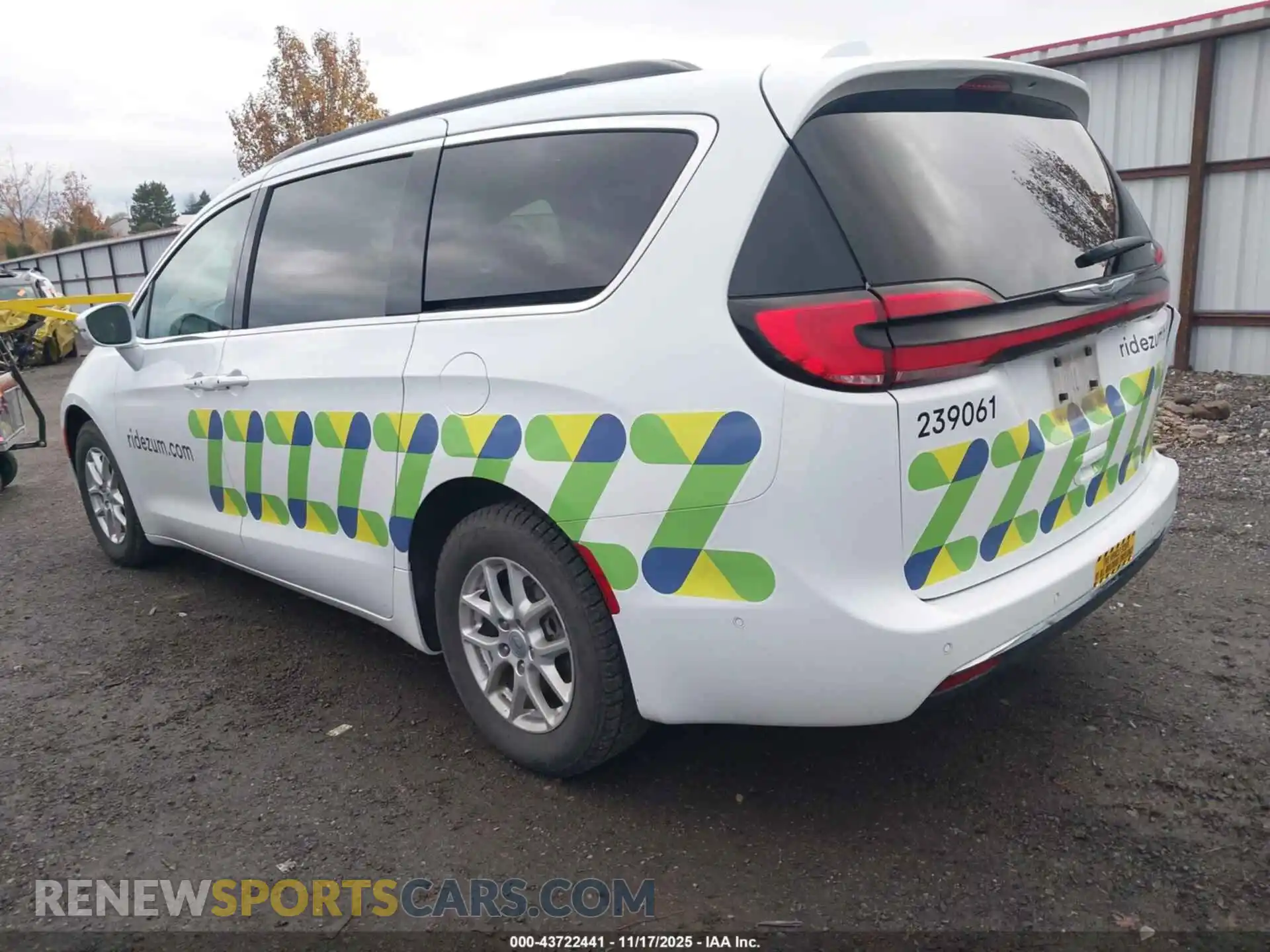 3 Photograph of a damaged car 2C4RC1BG9NR155223 CHRYSLER PACIFICA 2022