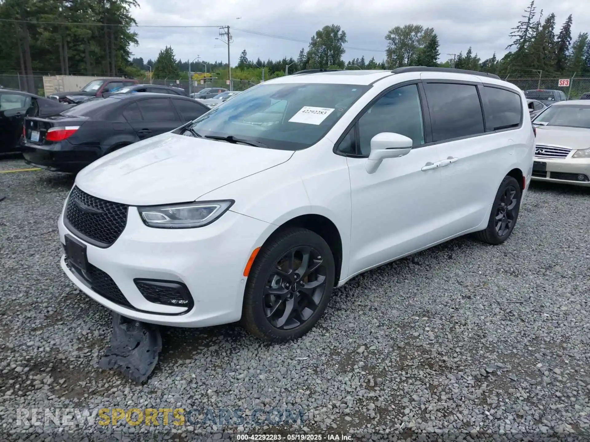 2 Photograph of a damaged car 2C4RC1BG9NR212875 CHRYSLER PACIFICA 2022