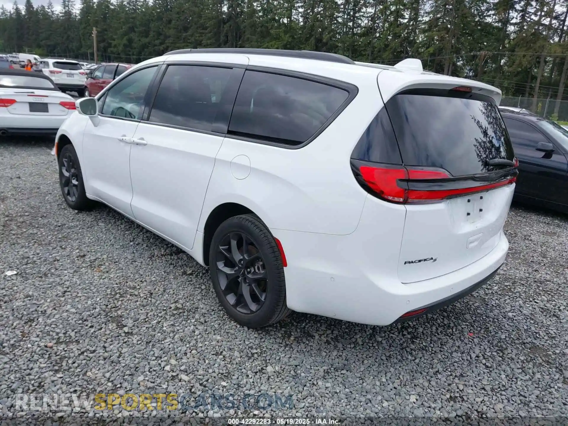 3 Photograph of a damaged car 2C4RC1BG9NR212875 CHRYSLER PACIFICA 2022