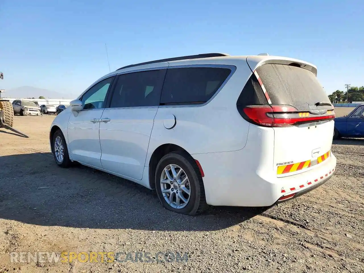 2 fotografías del automóvil dañado 2C4RC1BGXNR111358 CHRYSLER PACIFICA 2022