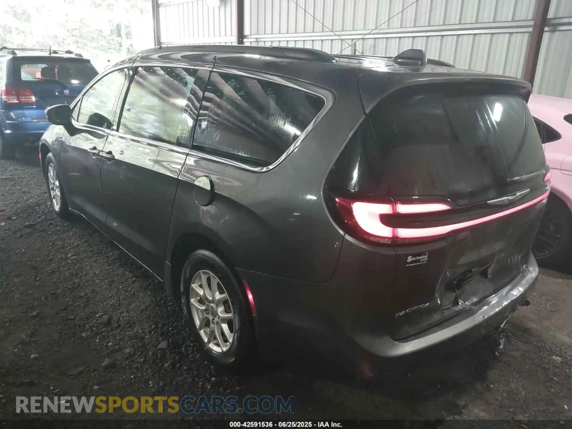 3 Photograph of a damaged car 2C4RC1BGXNR121985 CHRYSLER PACIFICA 2022