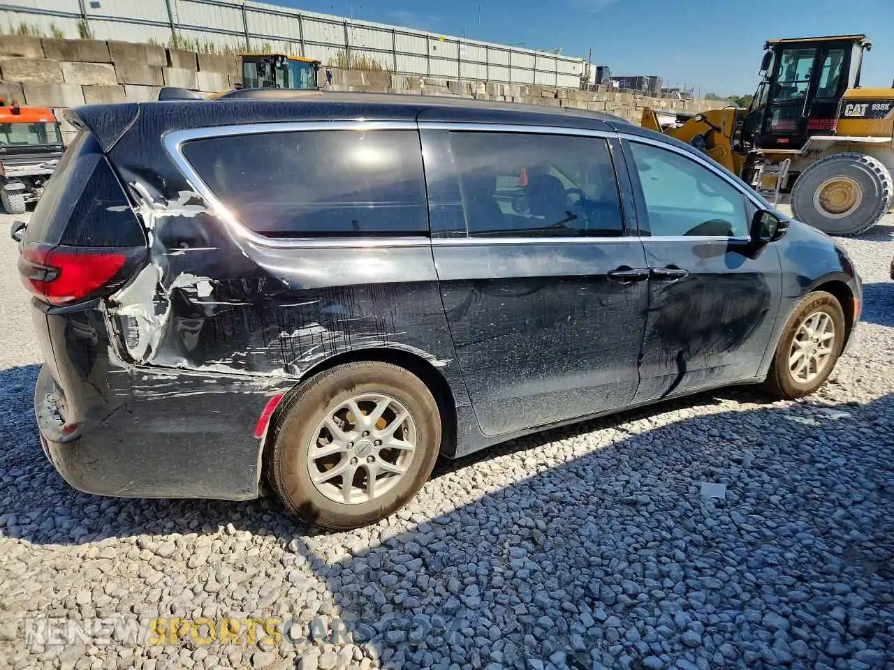 3 Photograph of a damaged car 2C4RC1BGXNR129018 CHRYSLER PACIFICA 2022