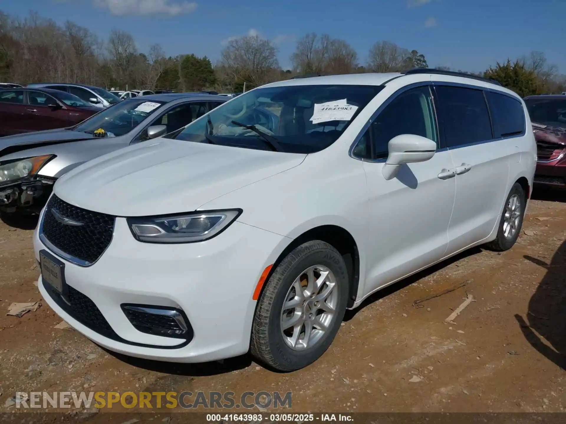 2 Photograph of a damaged car 2C4RC1BGXNR132615 CHRYSLER PACIFICA 2022