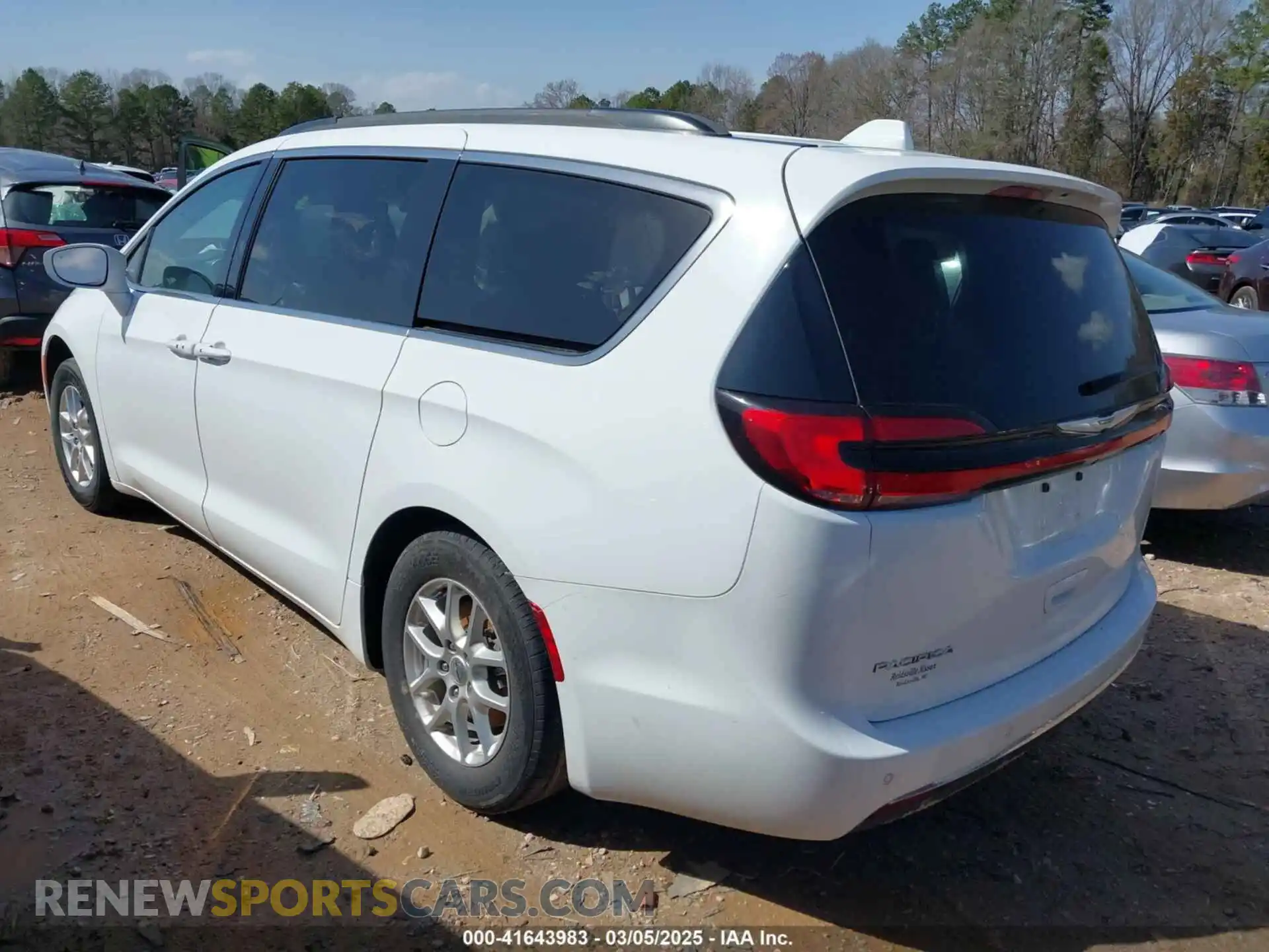 3 Photograph of a damaged car 2C4RC1BGXNR132615 CHRYSLER PACIFICA 2022