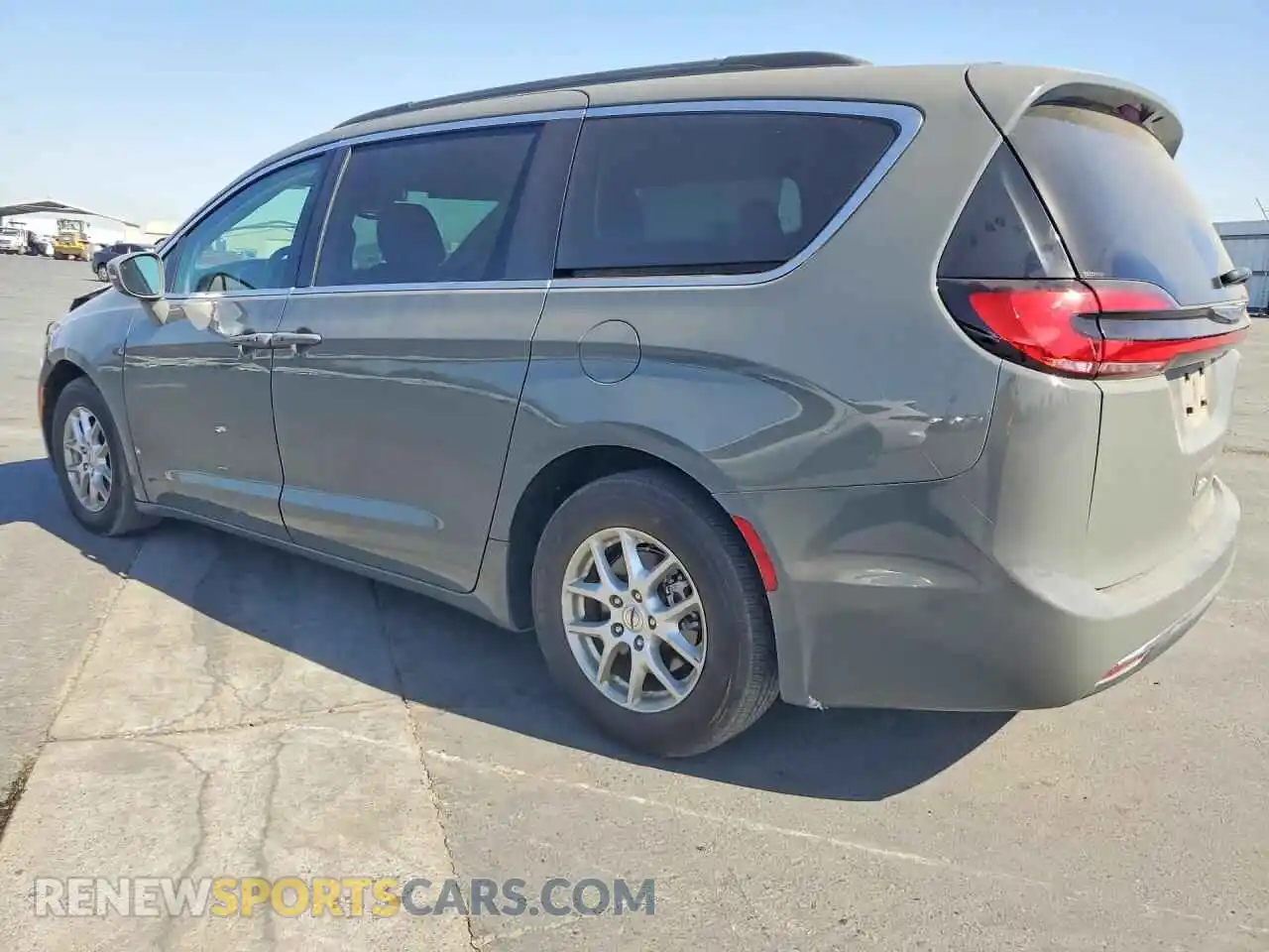 2 Photograph of a damaged car 2C4RC1BGXNR179305 CHRYSLER PACIFICA 2022