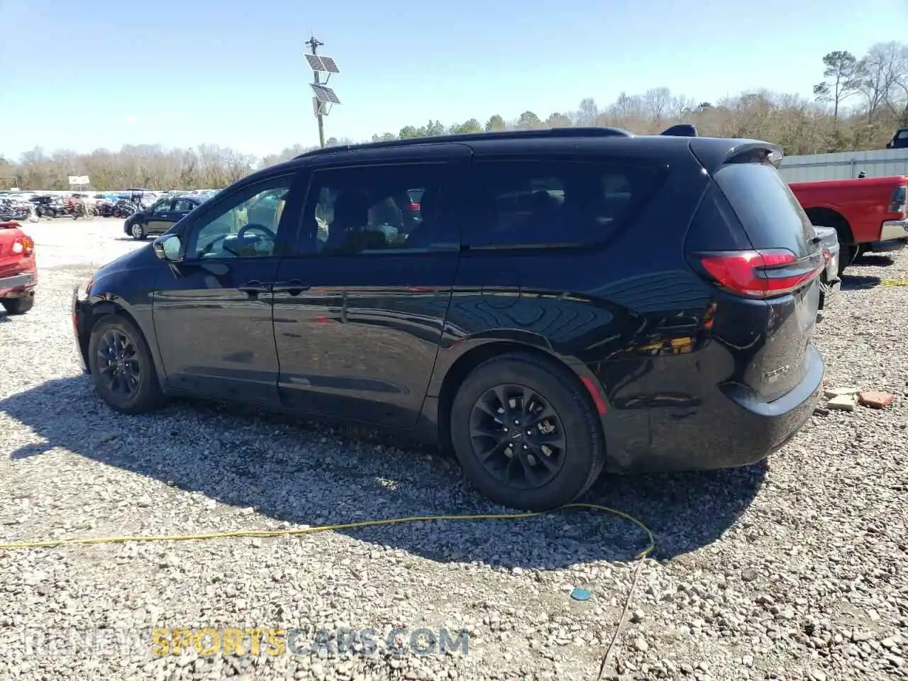 2 Photograph of a damaged car 2C4RC1FG7NR164867 CHRYSLER PACIFICA 2022