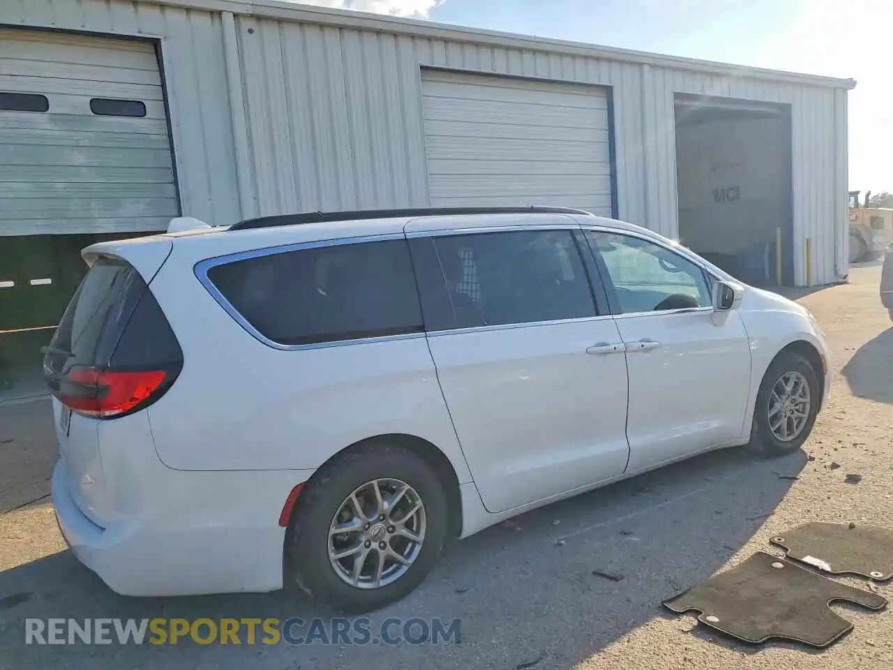 3 Фотография поврежденного автомобиля 2C4RC1FG9NR158004 CHRYSLER PACIFICA 2022