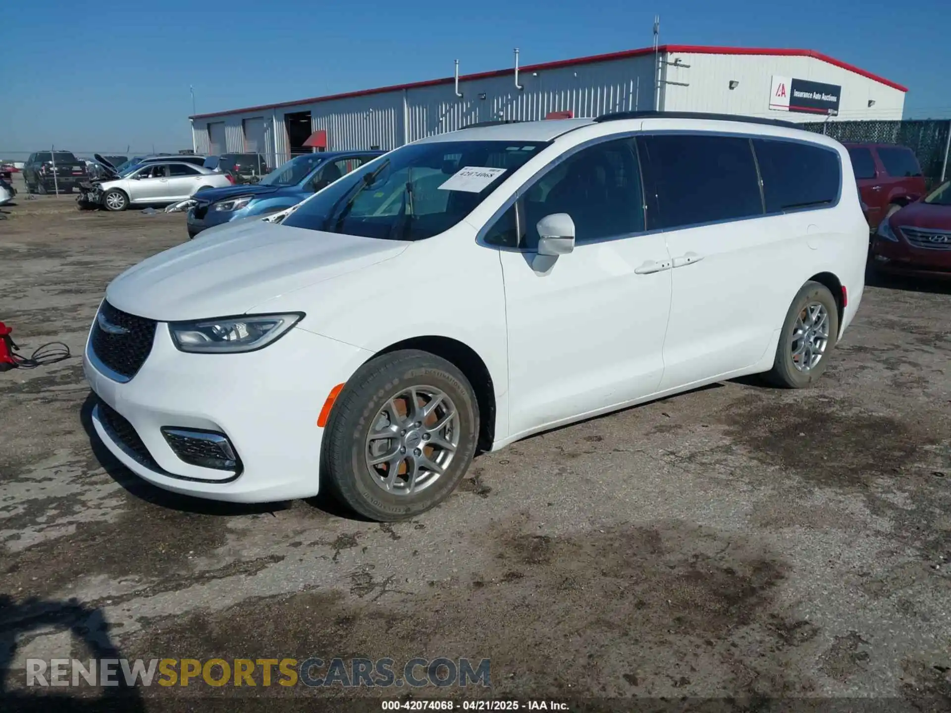 2 Photograph of a damaged car 2C4RC1FG9NR158021 CHRYSLER PACIFICA 2022
