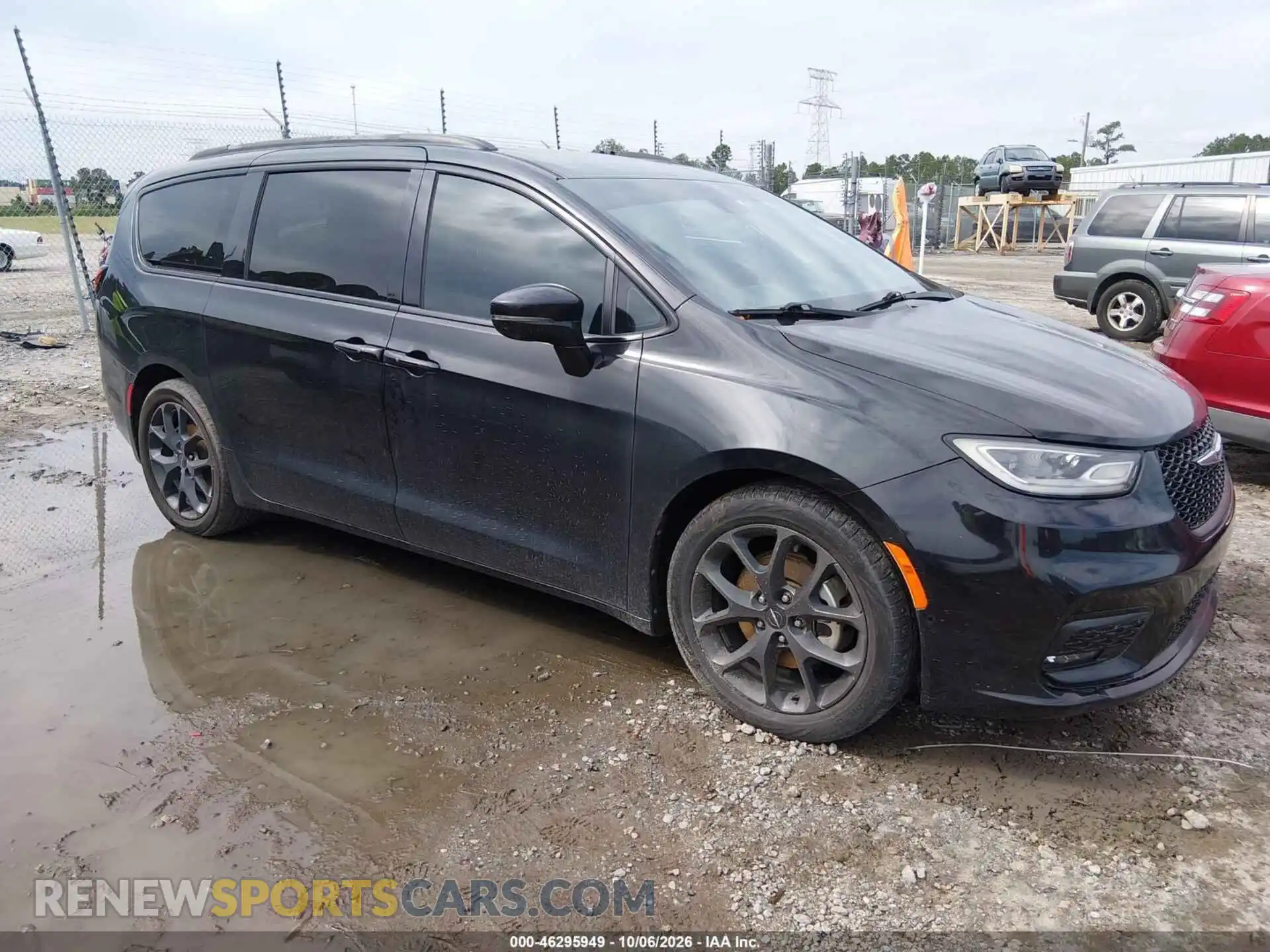 1 Photograph of a damaged car 2C4RC1GG3NR166758 CHRYSLER PACIFICA 2022
