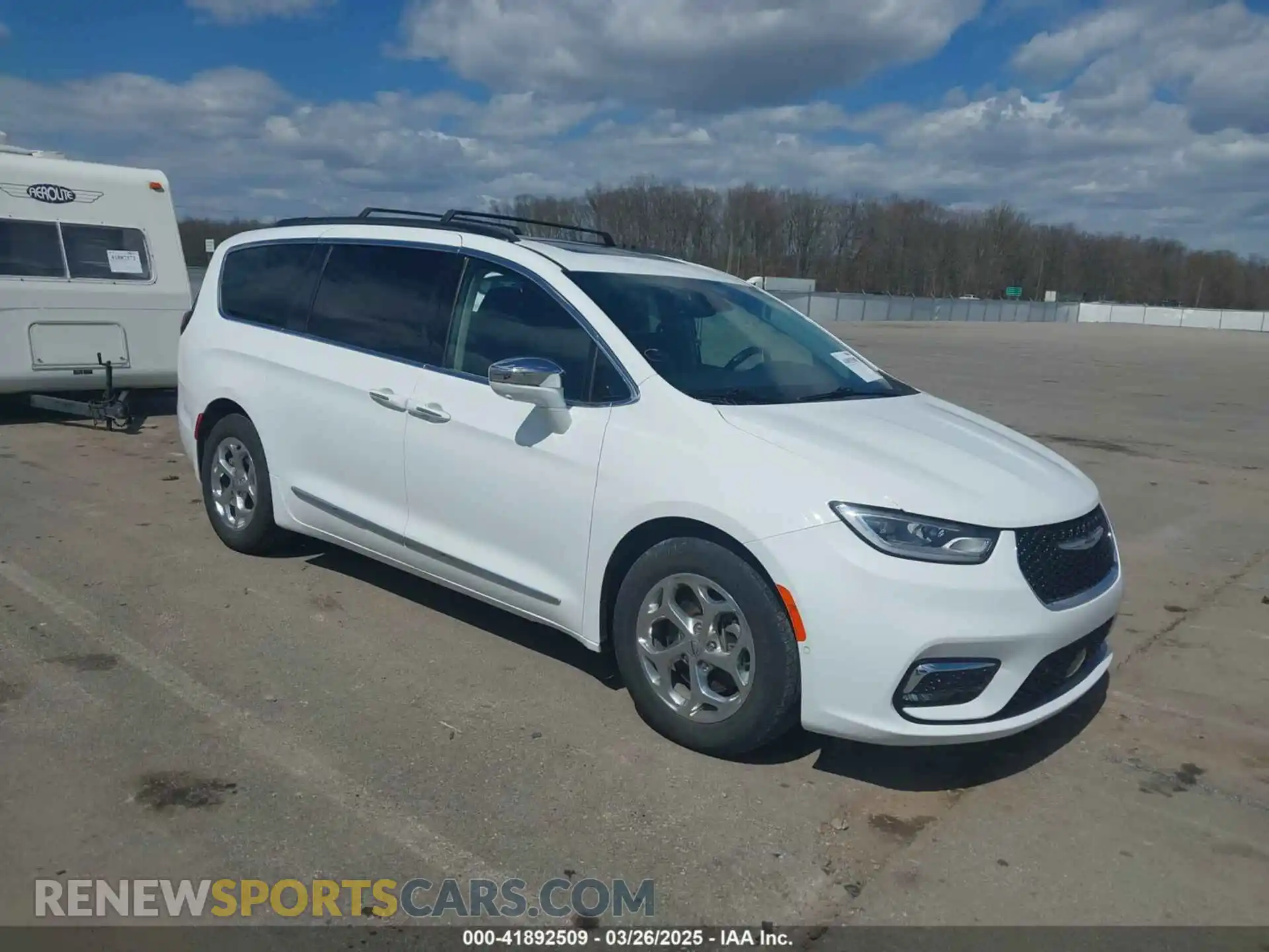1 Photograph of a damaged car 2C4RC1GG5NR124060 CHRYSLER PACIFICA 2022