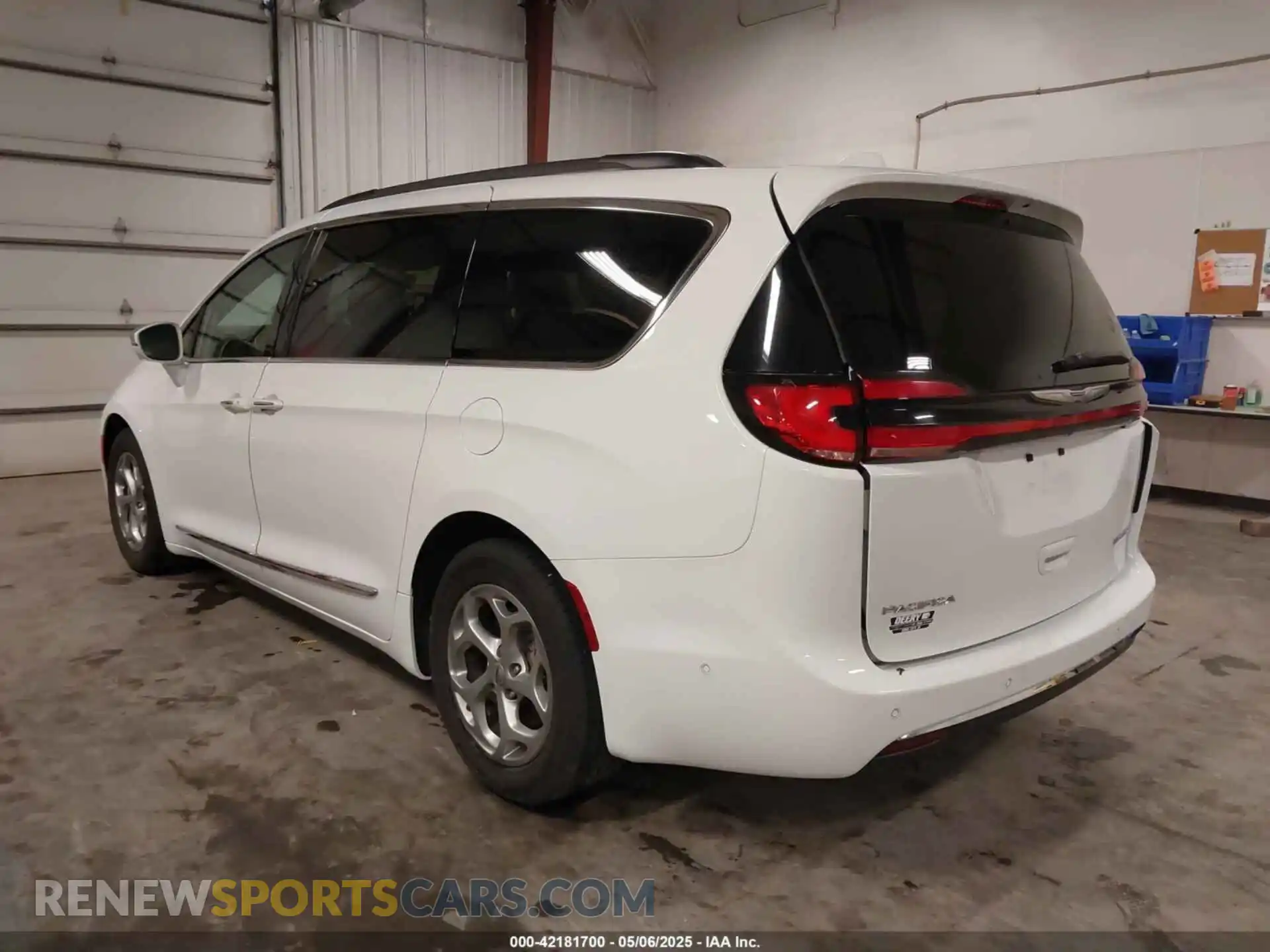 3 Фотография поврежденного автомобиля 2C4RC1GG6NR147220 CHRYSLER PACIFICA 2022