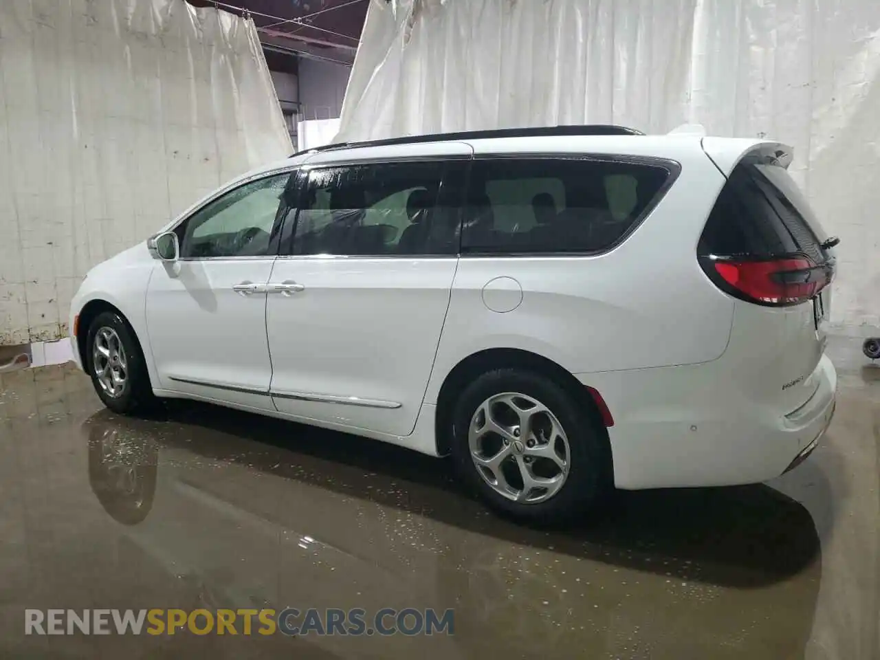 2 Photograph of a damaged car 2C4RC1GG6NR153535 CHRYSLER PACIFICA 2022
