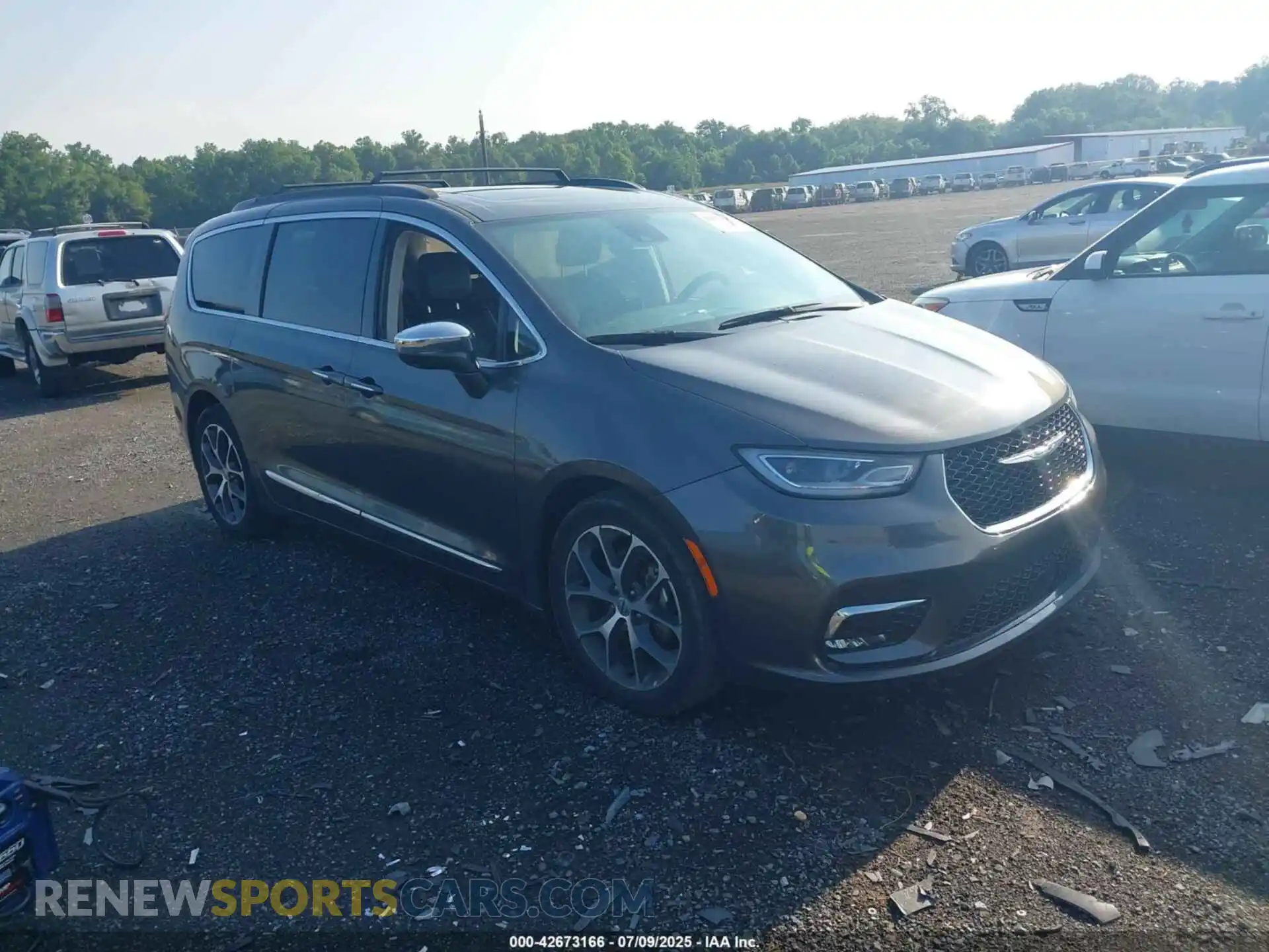 1 Photograph of a damaged car 2C4RC1GG9NR136874 CHRYSLER PACIFICA 2022