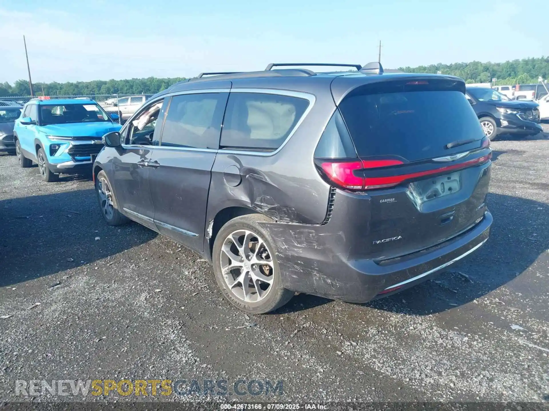 3 Photograph of a damaged car 2C4RC1GG9NR136874 CHRYSLER PACIFICA 2022