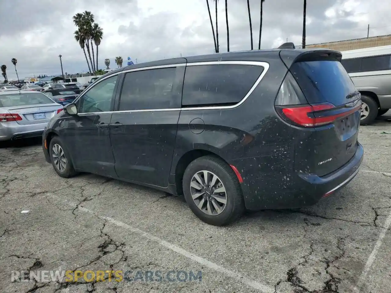 2 Photograph of a damaged car 2C4RC1L70NR207482 CHRYSLER PACIFICA 2022