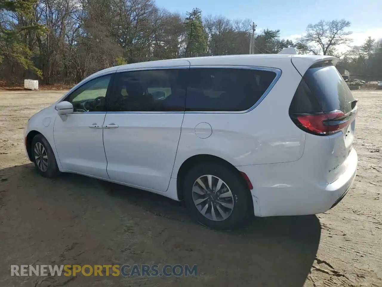 2 Photograph of a damaged car 2C4RC1L71NR173844 CHRYSLER PACIFICA 2022