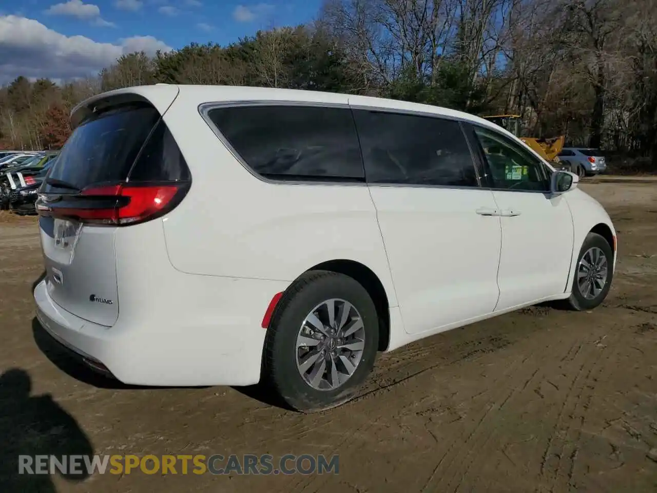 3 Photograph of a damaged car 2C4RC1L71NR173844 CHRYSLER PACIFICA 2022