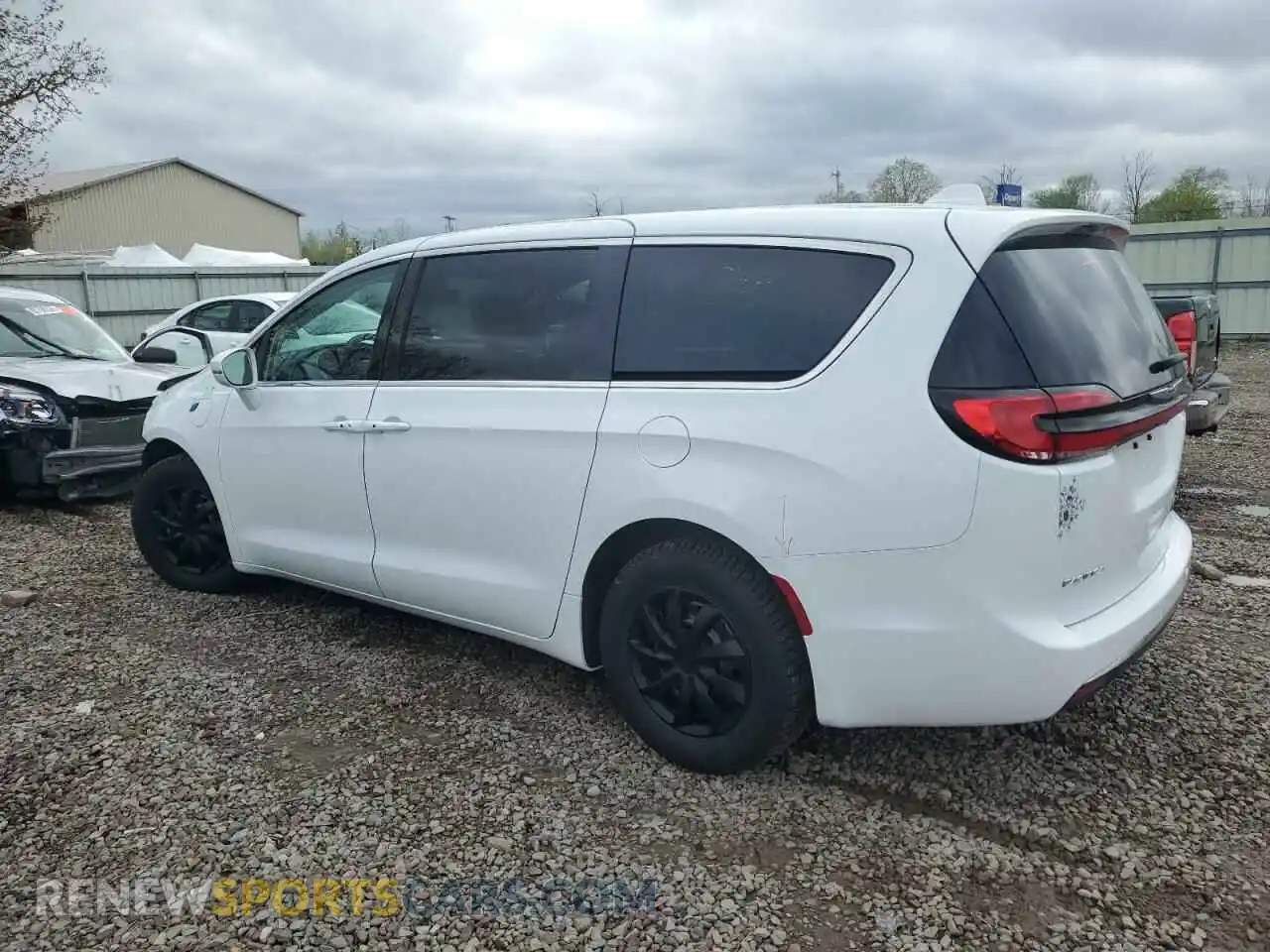 2 Photograph of a damaged car 2C4RC1L71NR211069 CHRYSLER PACIFICA 2022