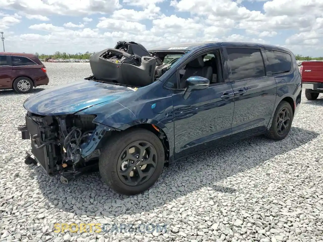 1 Photograph of a damaged car 2C4RC1L72NR184402 CHRYSLER PACIFICA 2022