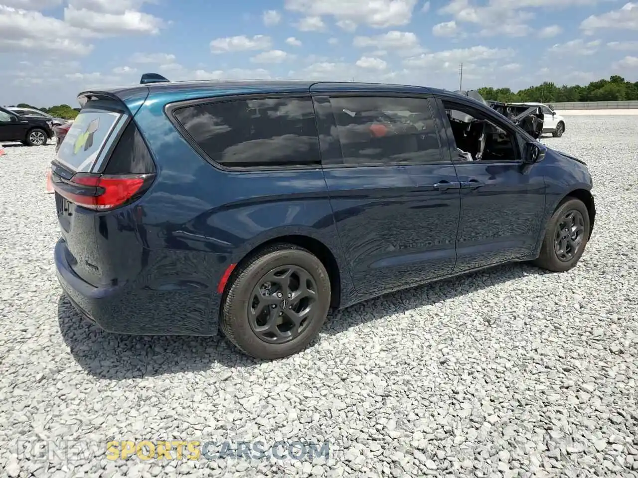 3 Photograph of a damaged car 2C4RC1L72NR184402 CHRYSLER PACIFICA 2022