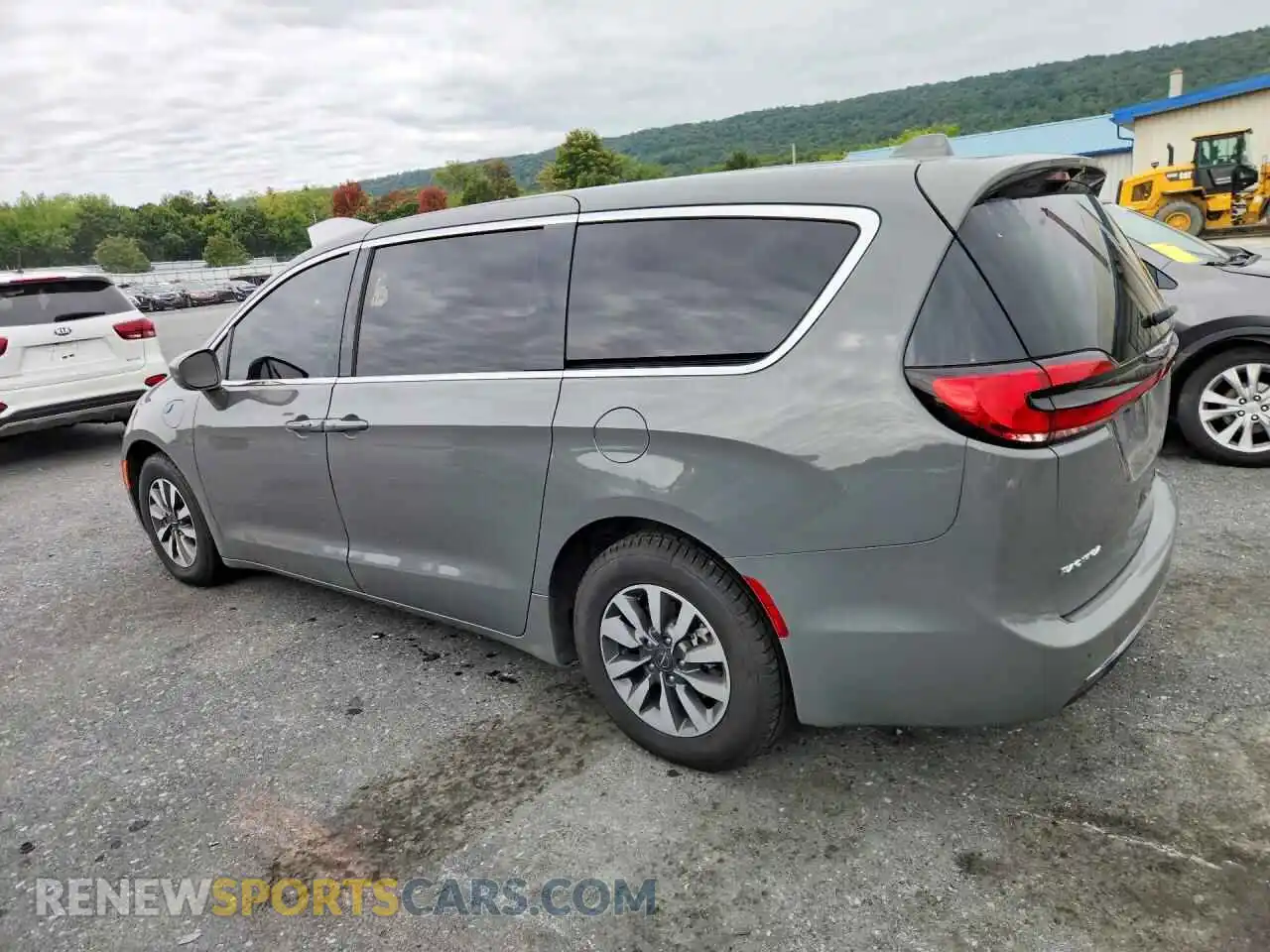 2 Фотография поврежденного автомобиля 2C4RC1L74NR161168 CHRYSLER PACIFICA 2022