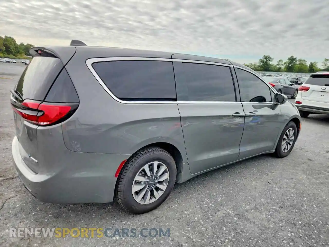 3 Фотография поврежденного автомобиля 2C4RC1L74NR161168 CHRYSLER PACIFICA 2022