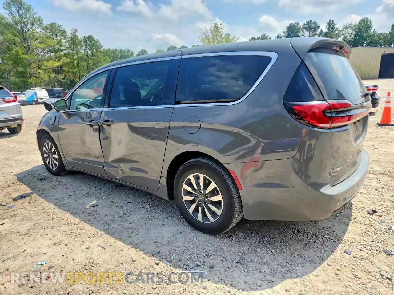 2 Photograph of a damaged car 2C4RC1L75NR164113 CHRYSLER PACIFICA 2022