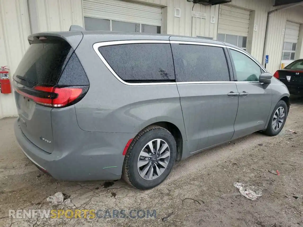 3 Photograph of a damaged car 2C4RC1L76NR121111 CHRYSLER PACIFICA 2022