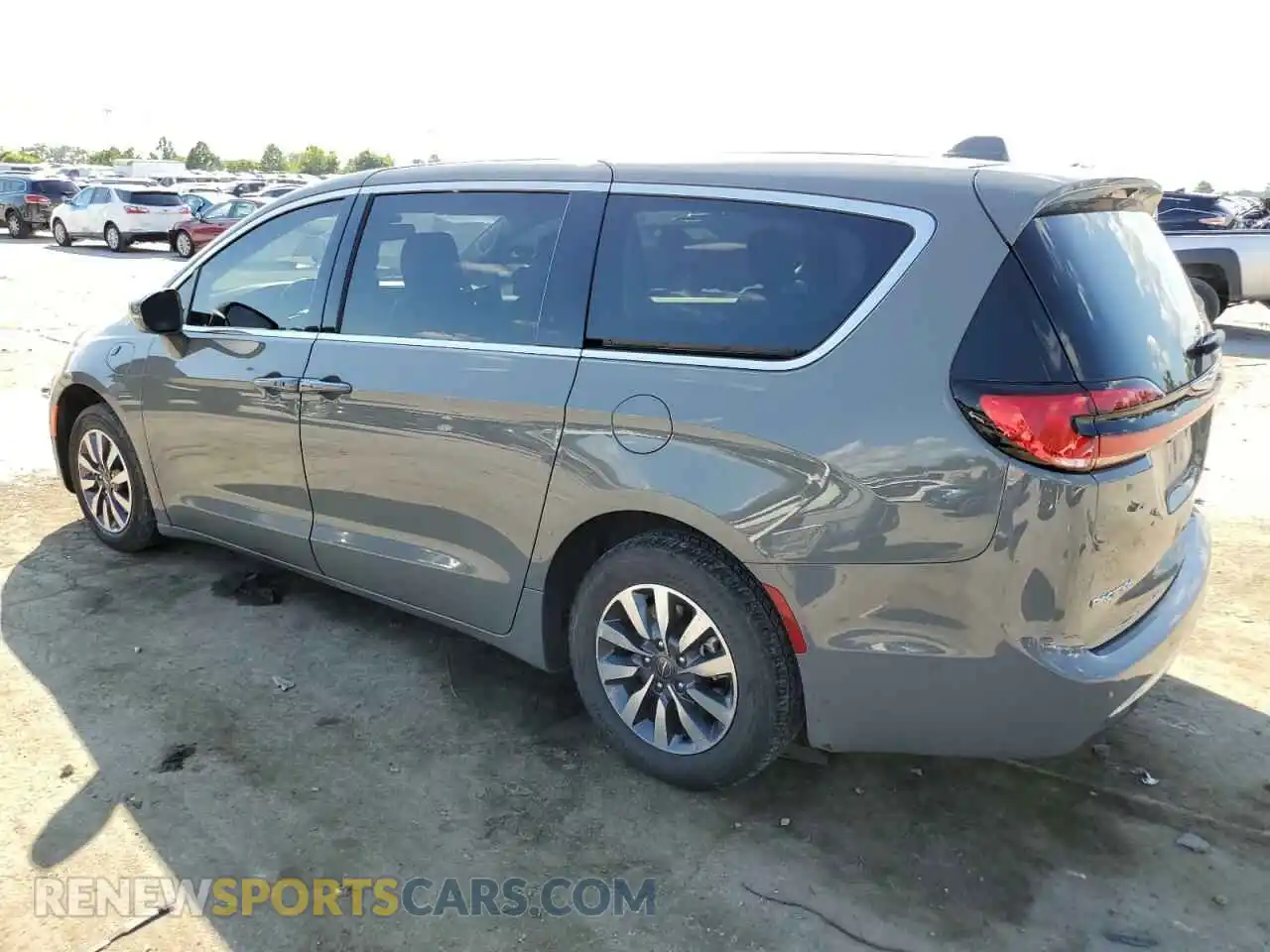 2 Photograph of a damaged car 2C4RC1L76NR124204 CHRYSLER PACIFICA 2022