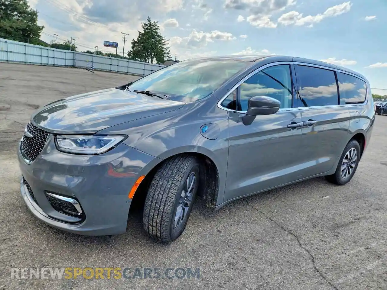 1 Photograph of a damaged car 2C4RC1L78NR126701 CHRYSLER PACIFICA 2022
