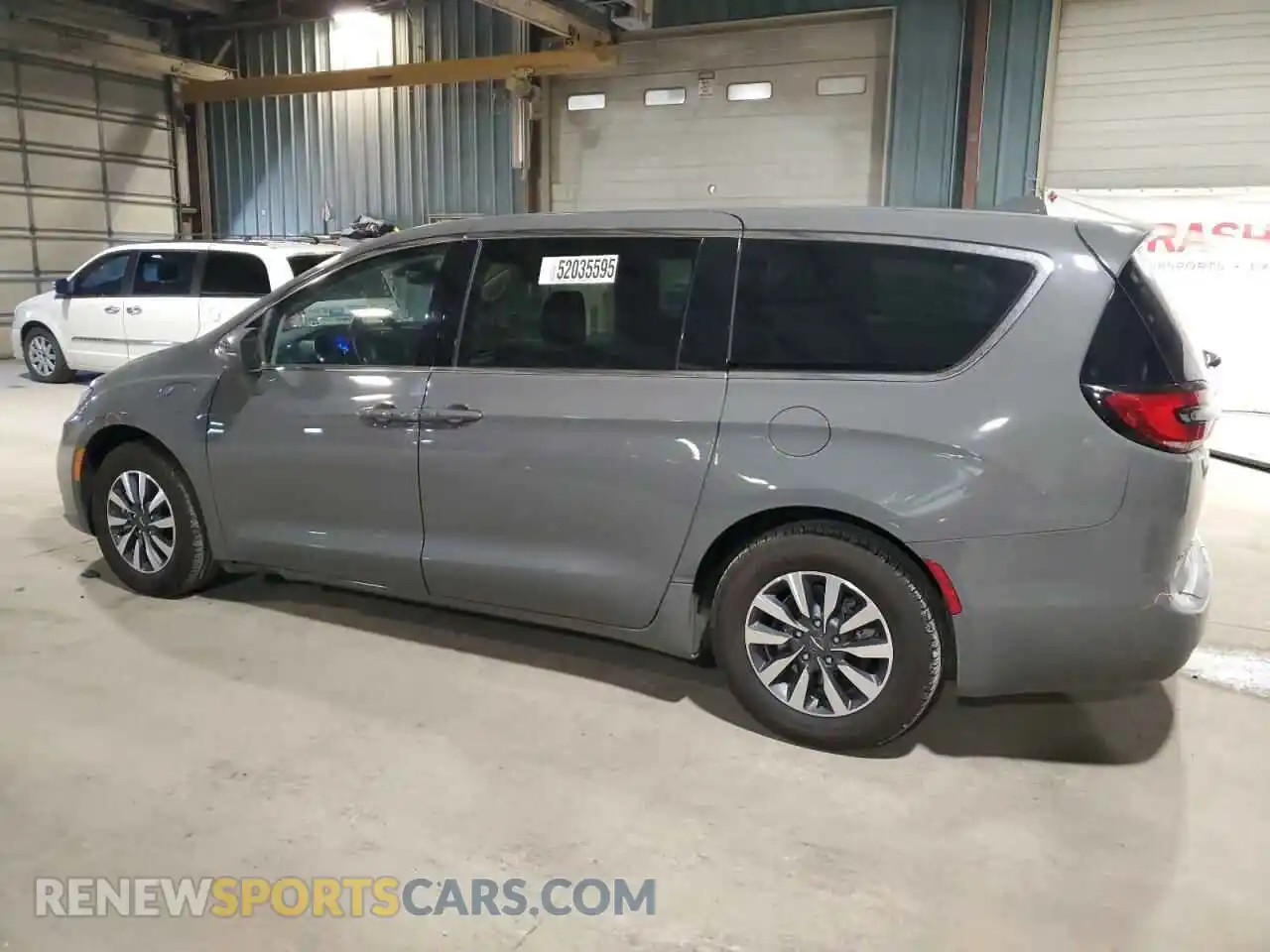 2 Photograph of a damaged car 2C4RC1L79NR189550 CHRYSLER PACIFICA 2022