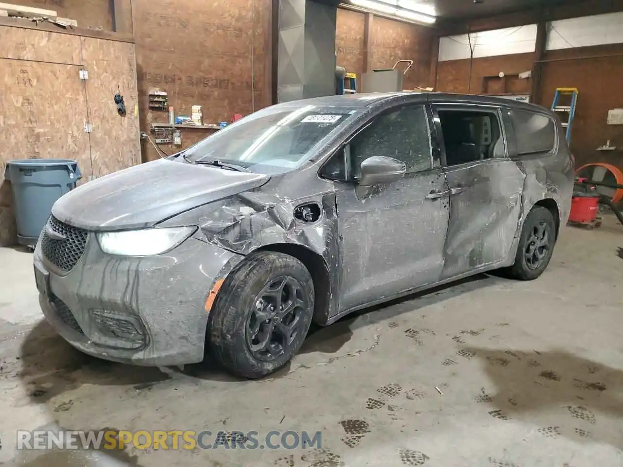 1 Photograph of a damaged car 2C4RC1L79NR201325 CHRYSLER PACIFICA 2022