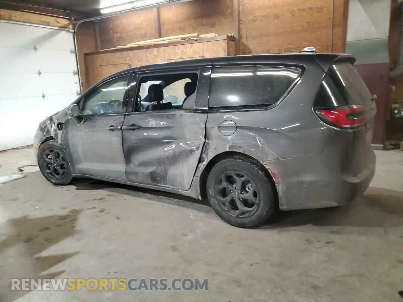 2 Photograph of a damaged car 2C4RC1L79NR201325 CHRYSLER PACIFICA 2022