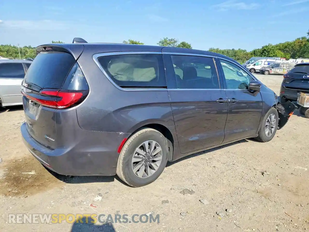 3 Фотография поврежденного автомобиля 2C4RC1L7XNR121211 CHRYSLER PACIFICA 2022