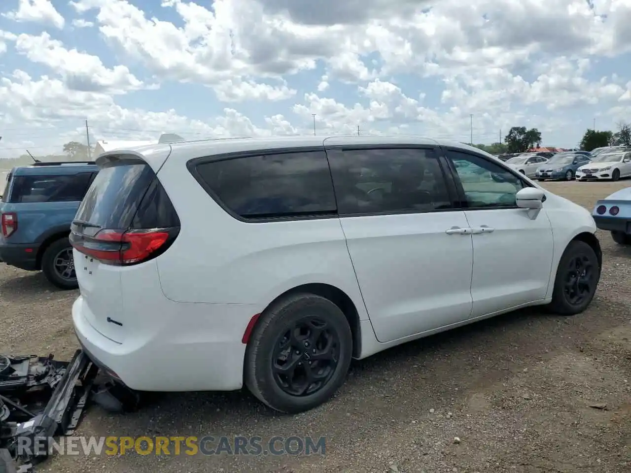3 Photograph of a damaged car 2C4RC1L7XNR209420 CHRYSLER PACIFICA 2022
