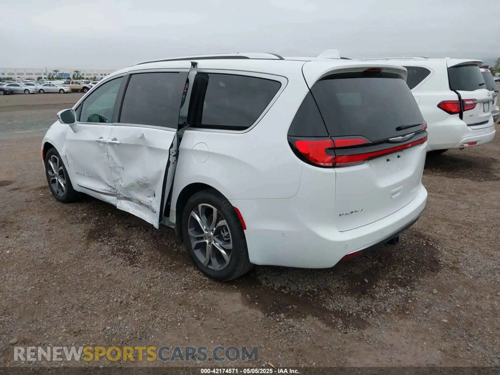3 Photograph of a damaged car 2C4RC1PG9NR139791 CHRYSLER PACIFICA 2022