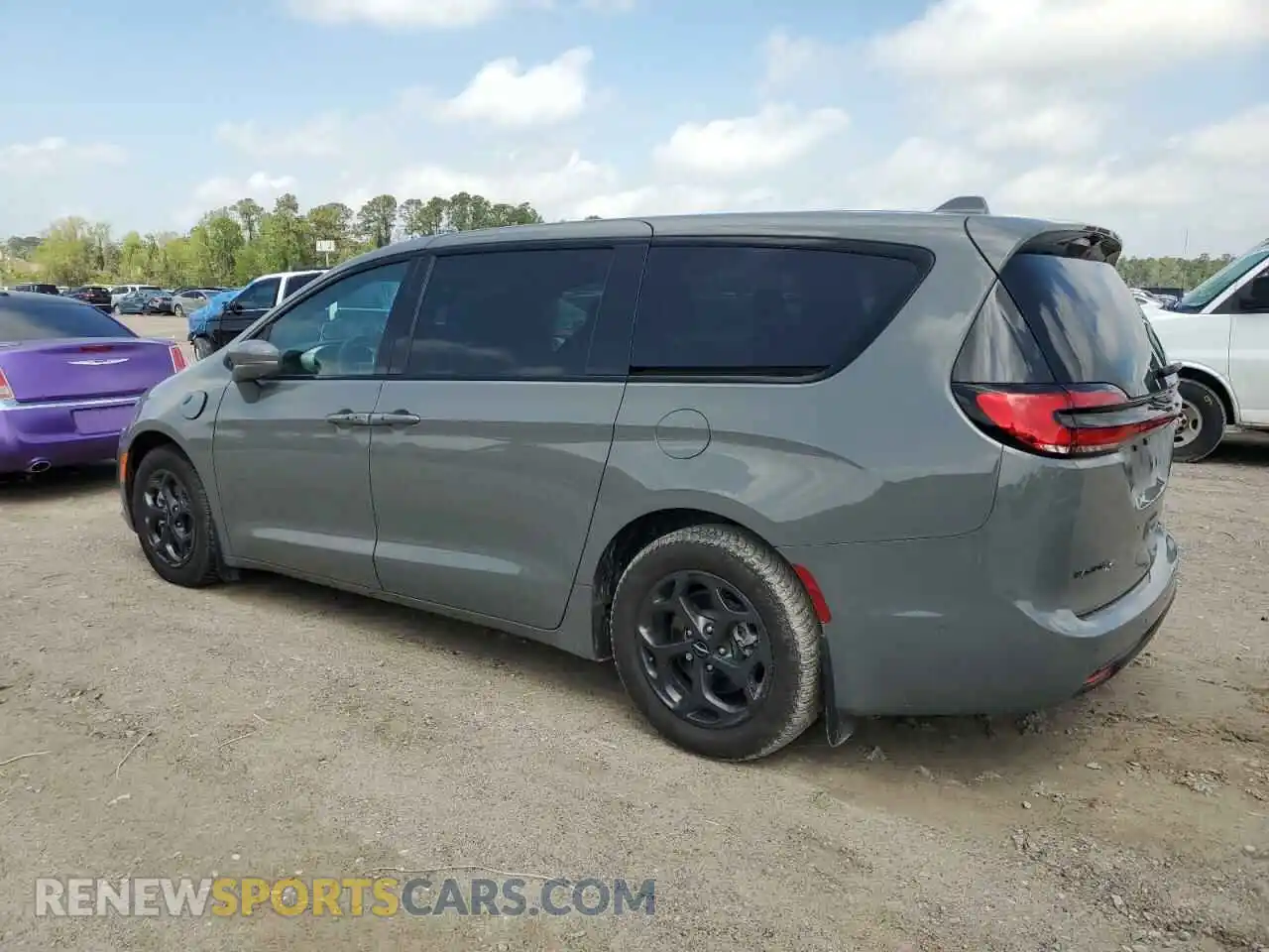 2 Photograph of a damaged car 2C4RC1S71NR148749 CHRYSLER PACIFICA 2022