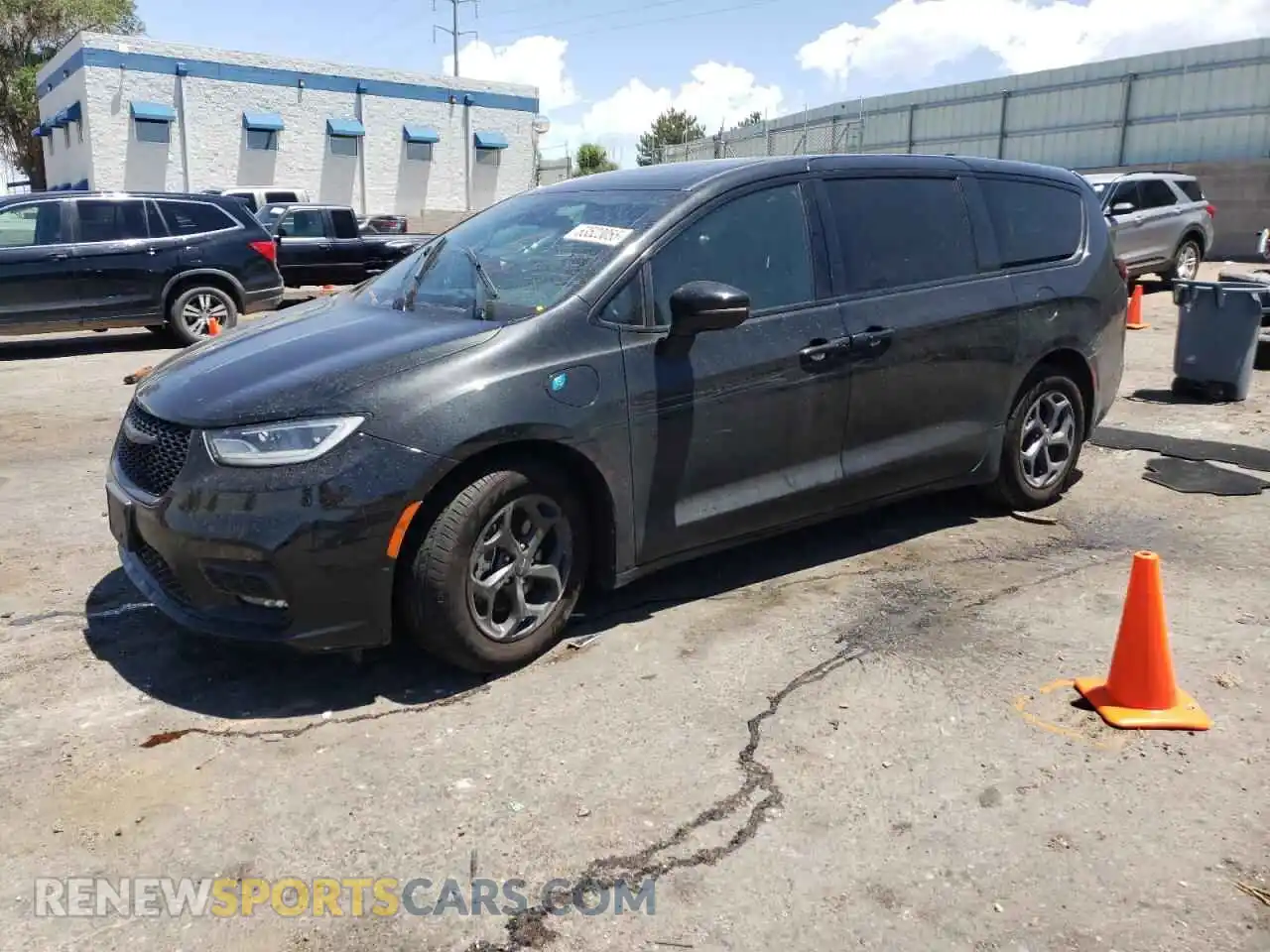 1 Photograph of a damaged car 2C4RC1S72NR164104 CHRYSLER PACIFICA 2022