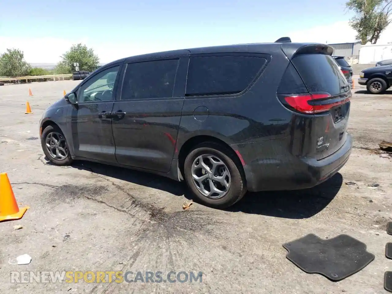 2 Photograph of a damaged car 2C4RC1S72NR164104 CHRYSLER PACIFICA 2022