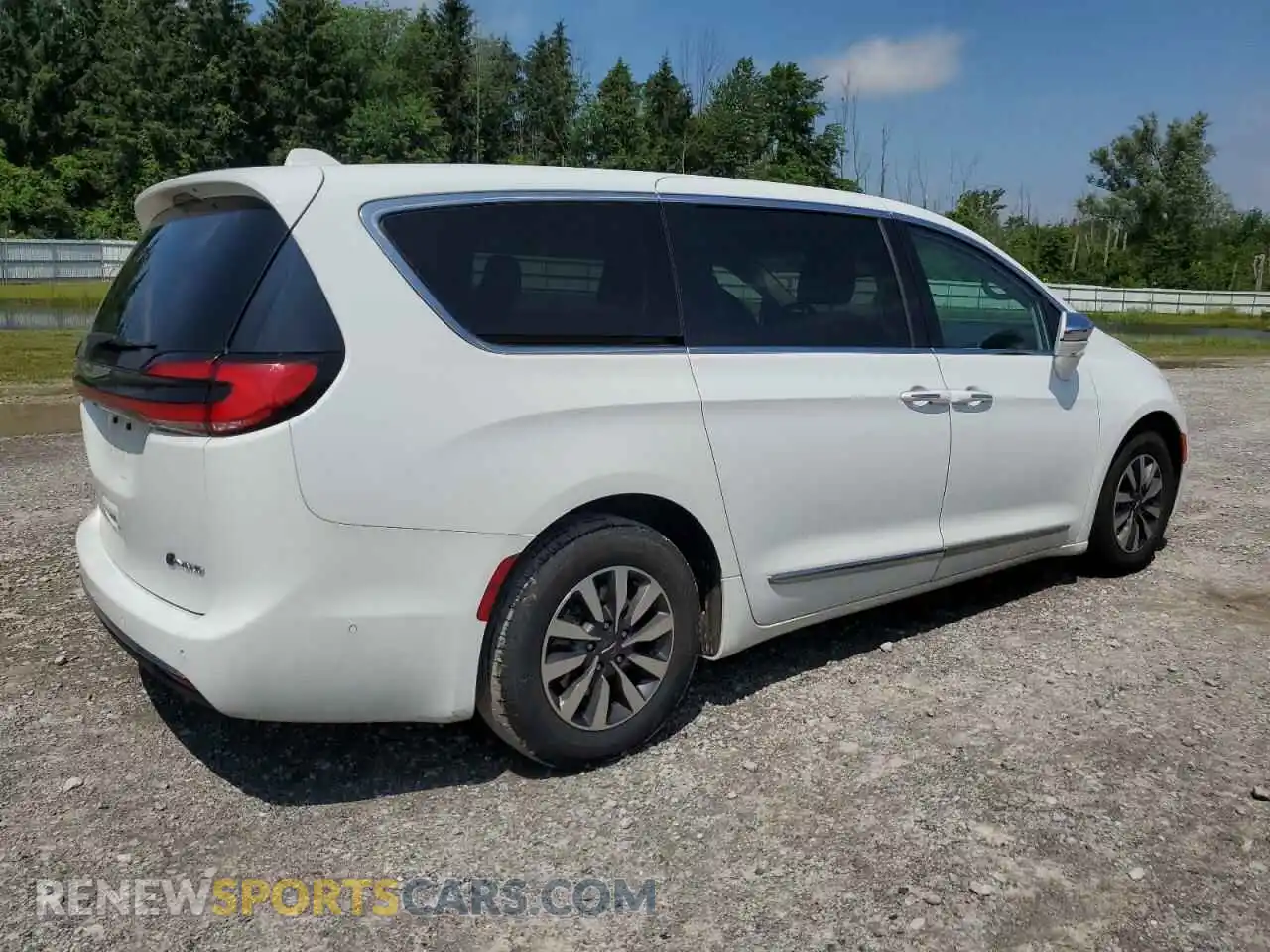 3 Photograph of a damaged car 2C4RC1S72NR180156 CHRYSLER PACIFICA 2022