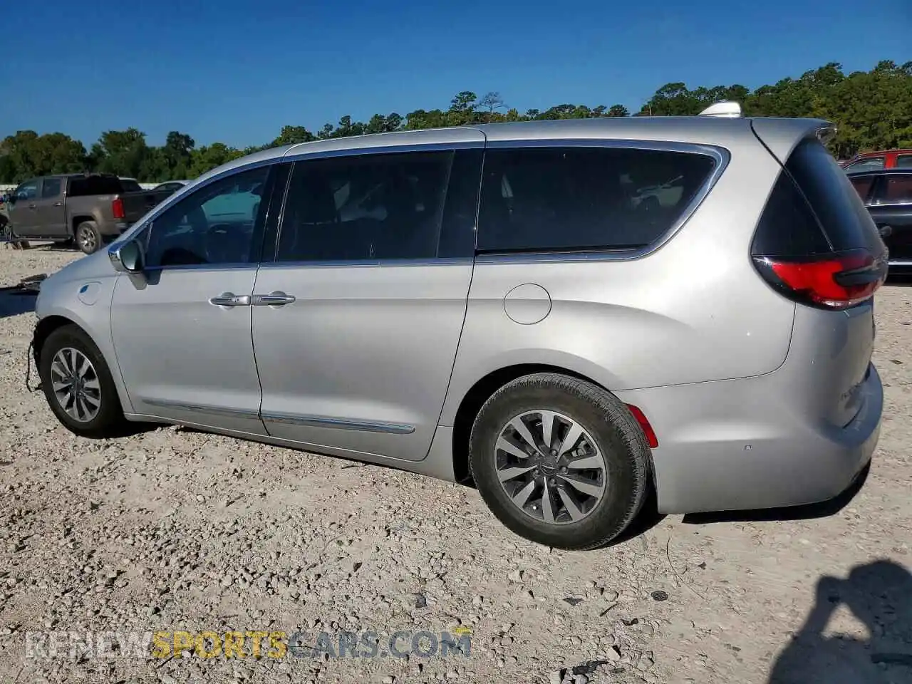 2 Photograph of a damaged car 2C4RC1S75NR145000 CHRYSLER PACIFICA 2022