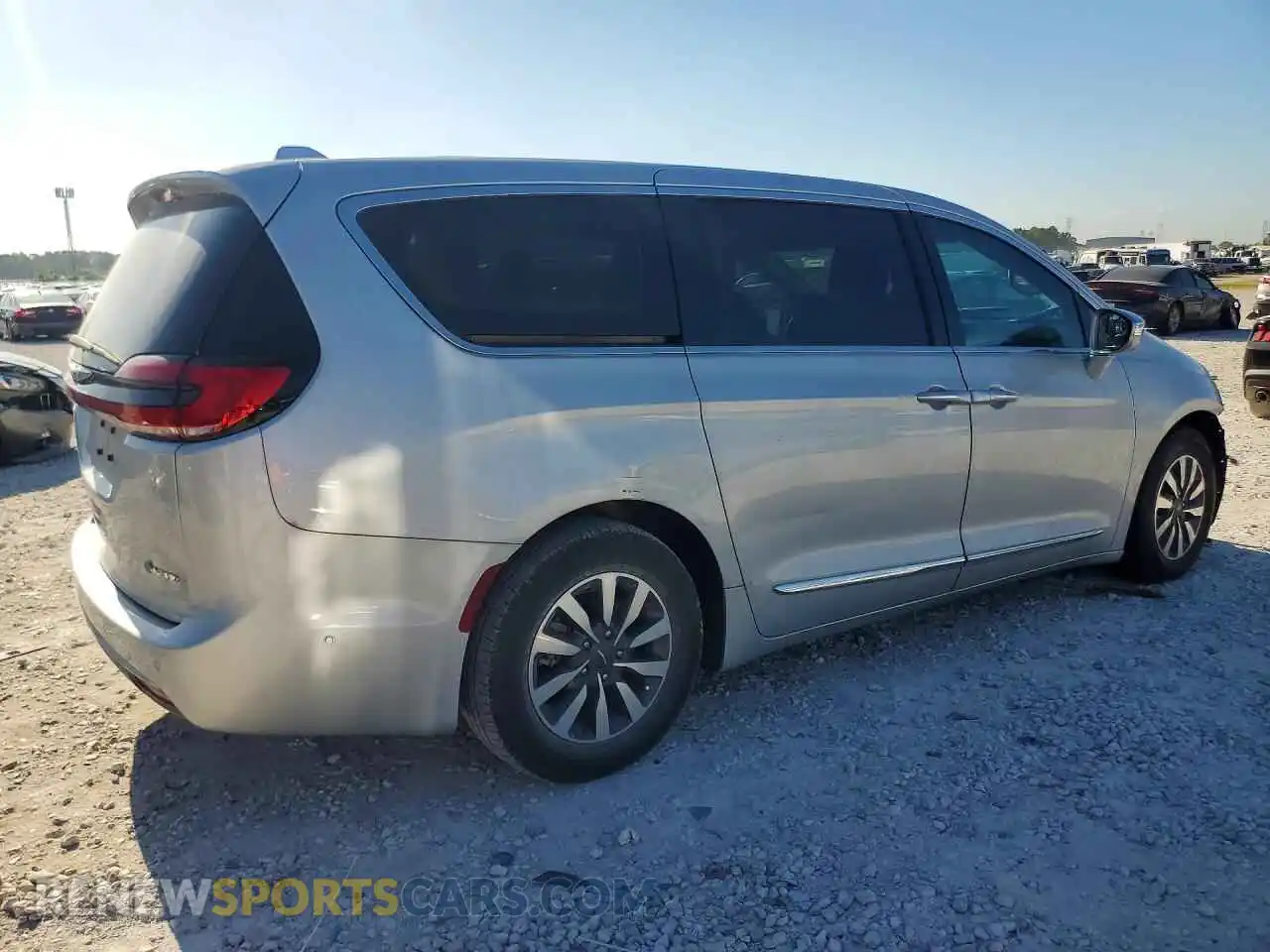 3 Photograph of a damaged car 2C4RC1S75NR145000 CHRYSLER PACIFICA 2022