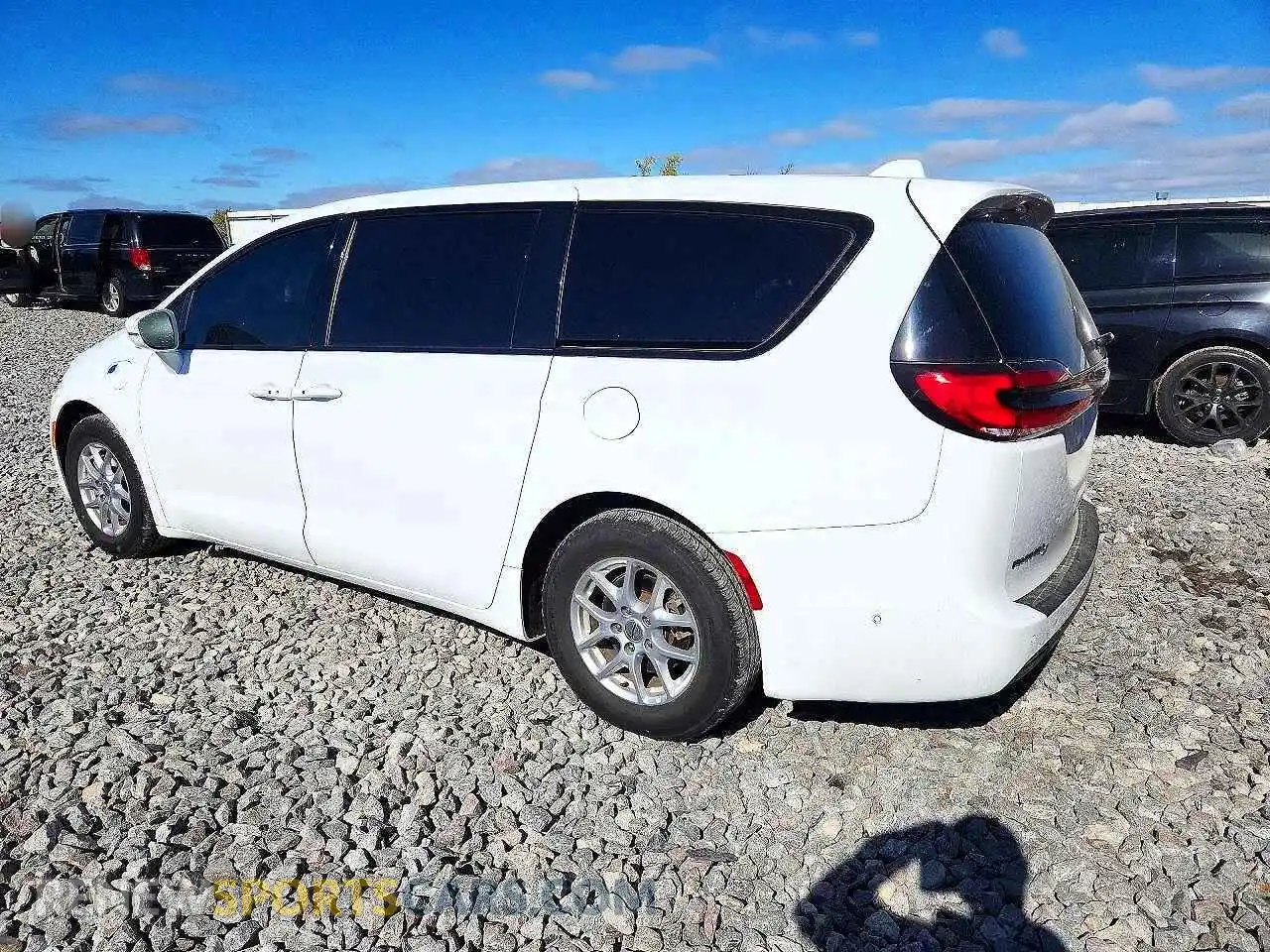 2 fotografías del automóvil dañado 2C4RC1S77NR187412 CHRYSLER PACIFICA 2022