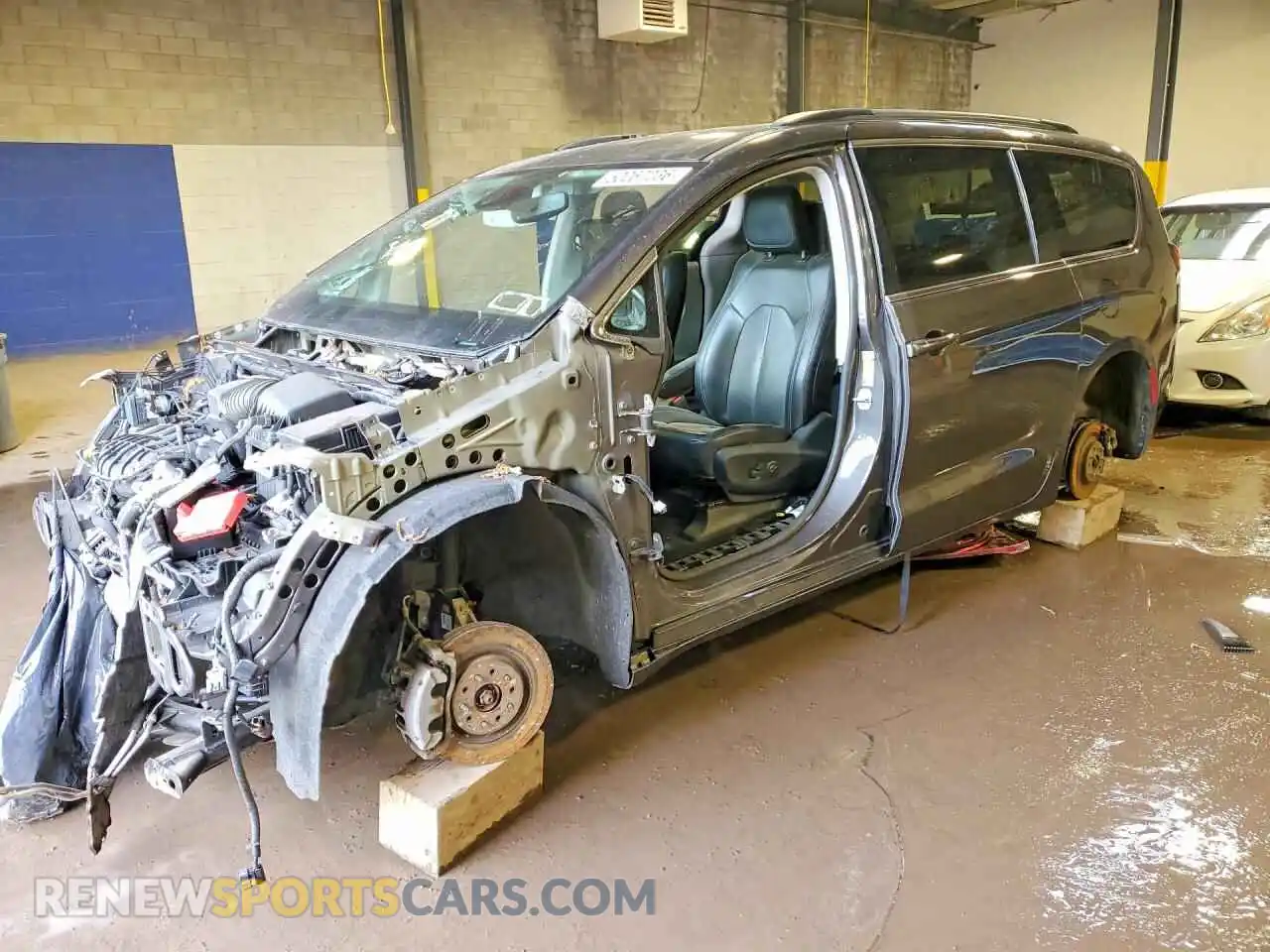 1 Photograph of a damaged car 2C4RC3BG0NR100249 CHRYSLER PACIFICA 2022