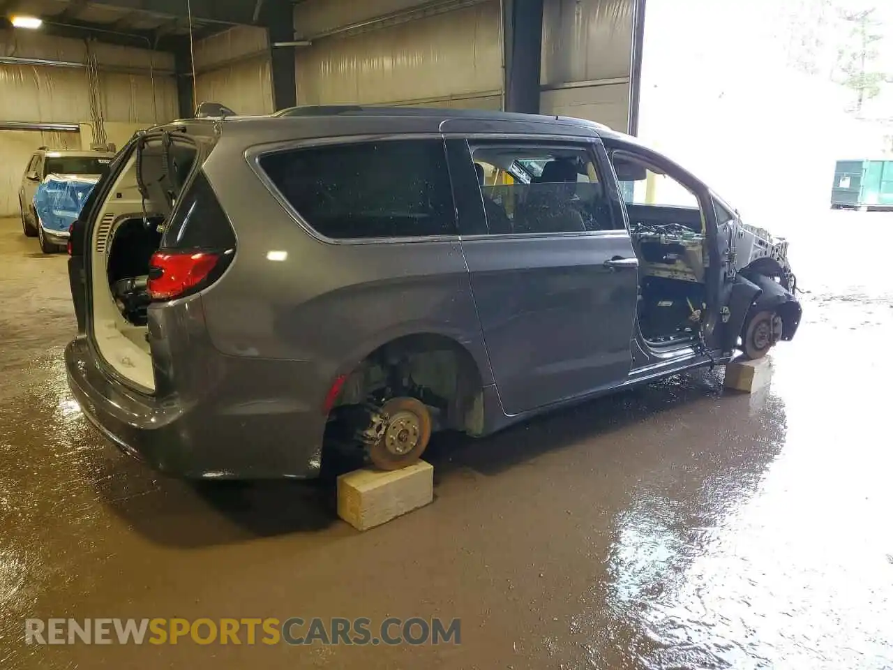 3 Photograph of a damaged car 2C4RC3BG0NR100249 CHRYSLER PACIFICA 2022
