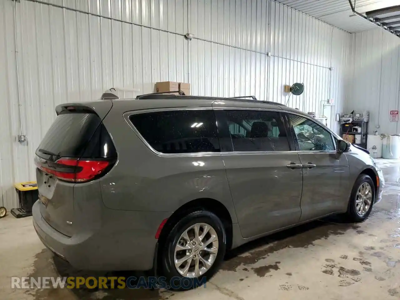 3 Photograph of a damaged car 2C4RC3BG2NR175017 CHRYSLER PACIFICA 2022