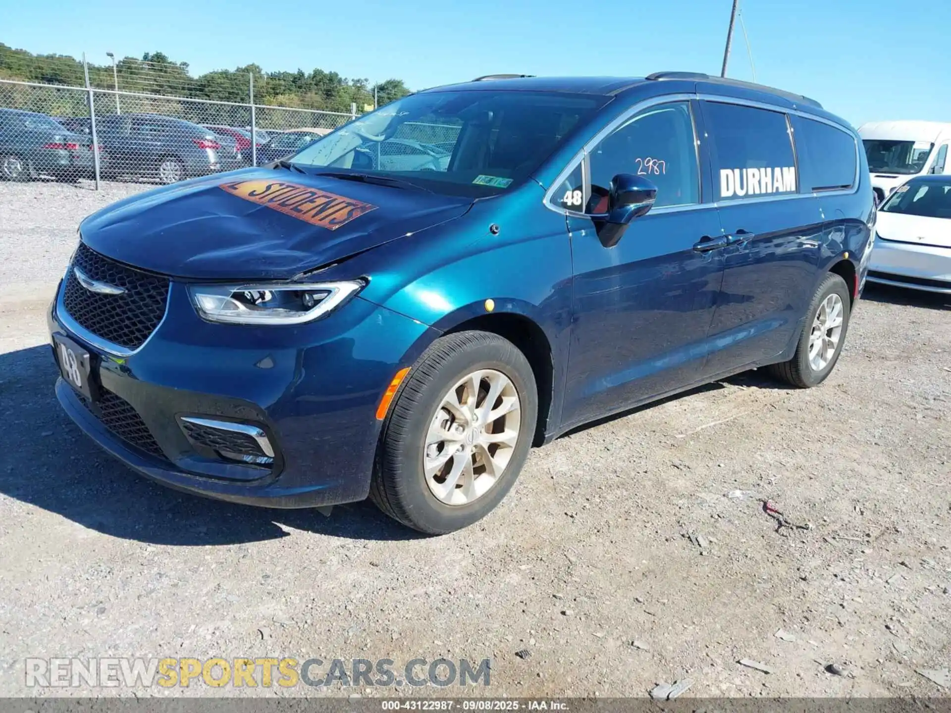 2 Photograph of a damaged car 2C4RC3BG7NR161517 CHRYSLER PACIFICA 2022